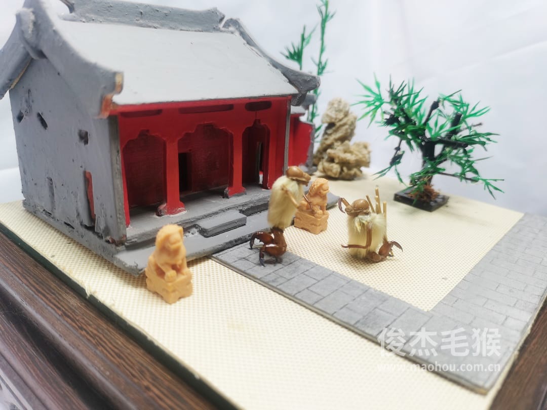 负荆请罪_大型北京毛猴作品_鸡翅木木托+方形玻璃罩5.jpg 负荆请罪_大型北京毛猴作品_鸡翅木木托+方形玻璃罩5.jpg